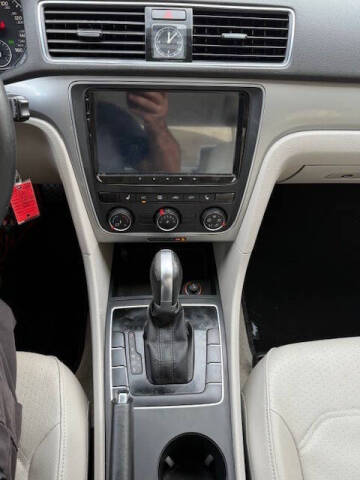 2015 Volkswagen Passat 1.8T Wolfsburg Edition