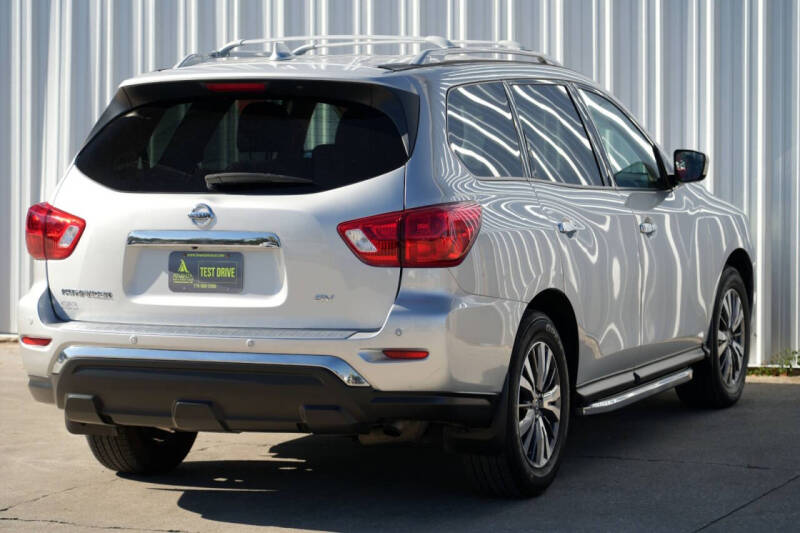 2019 Nissan Pathfinder SV