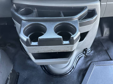 2023 Ford E-Series E-450 SD