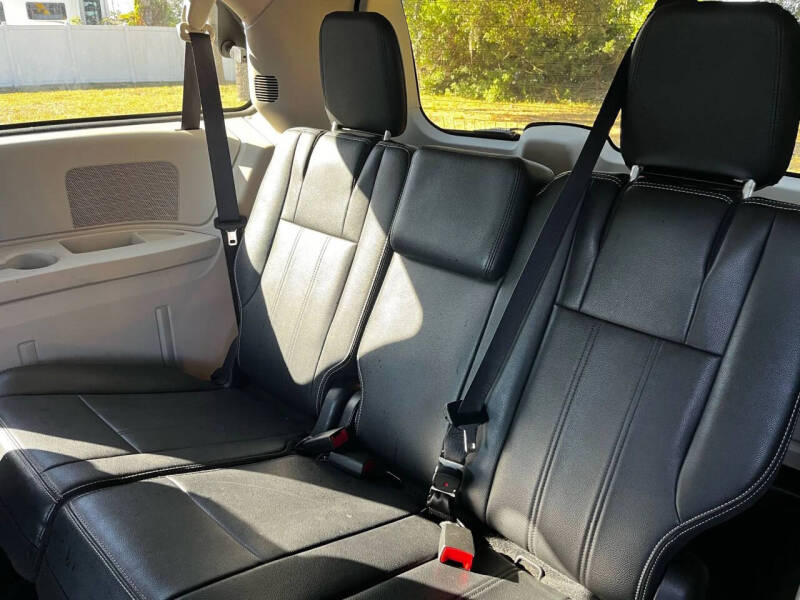 2016 Chrysler Town and Country Touring