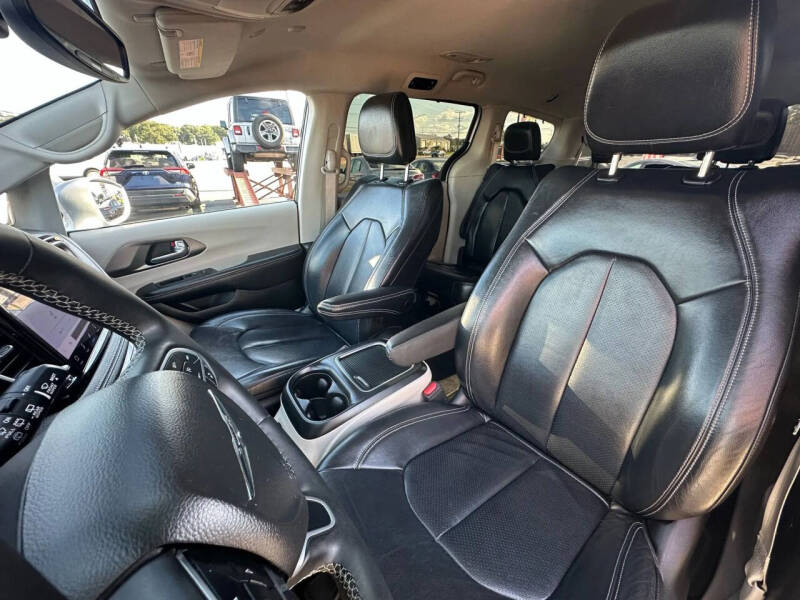 2022 Chrysler Pacifica Touring L