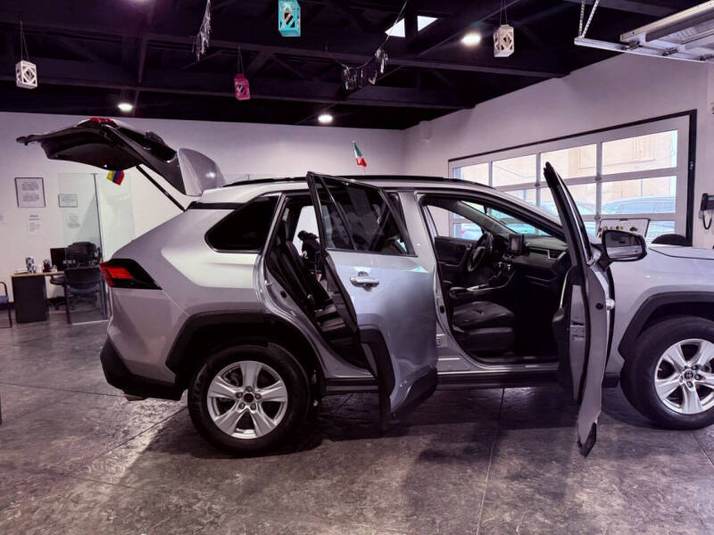 2019 Toyota RAV4 Hybrid LE