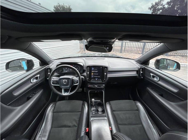 2020 Volvo XC40 T5 R-Design