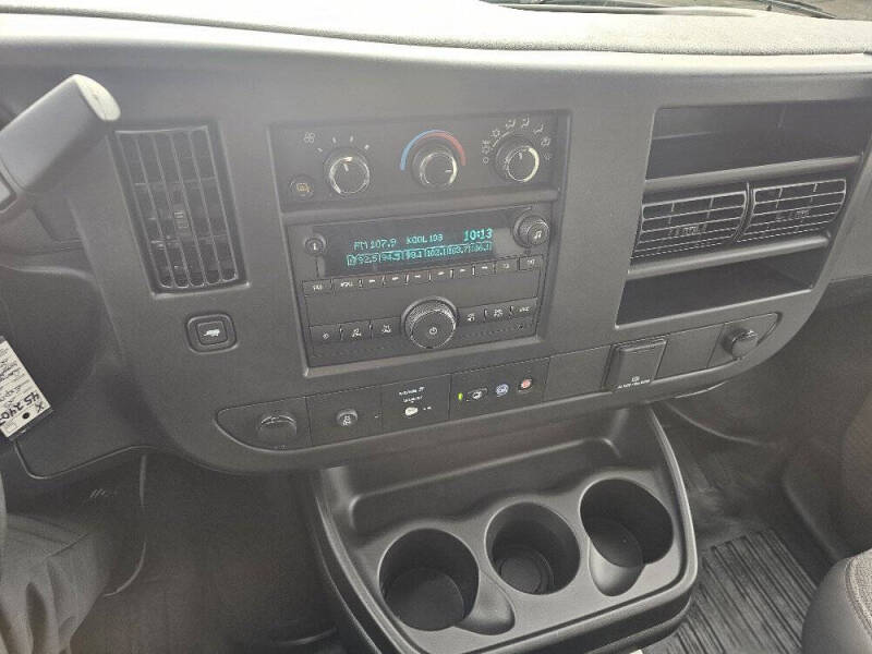 2025 Chevrolet Express 2500