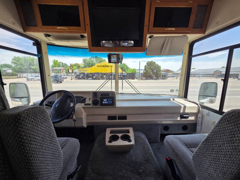 2006 Winnebago Itaska Sunova