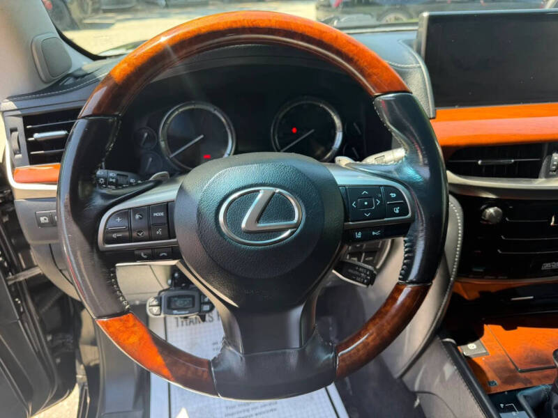 2017 Lexus LX 570