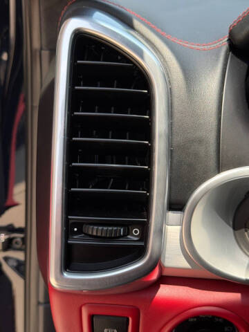 2016 Porsche Cayenne GTS
