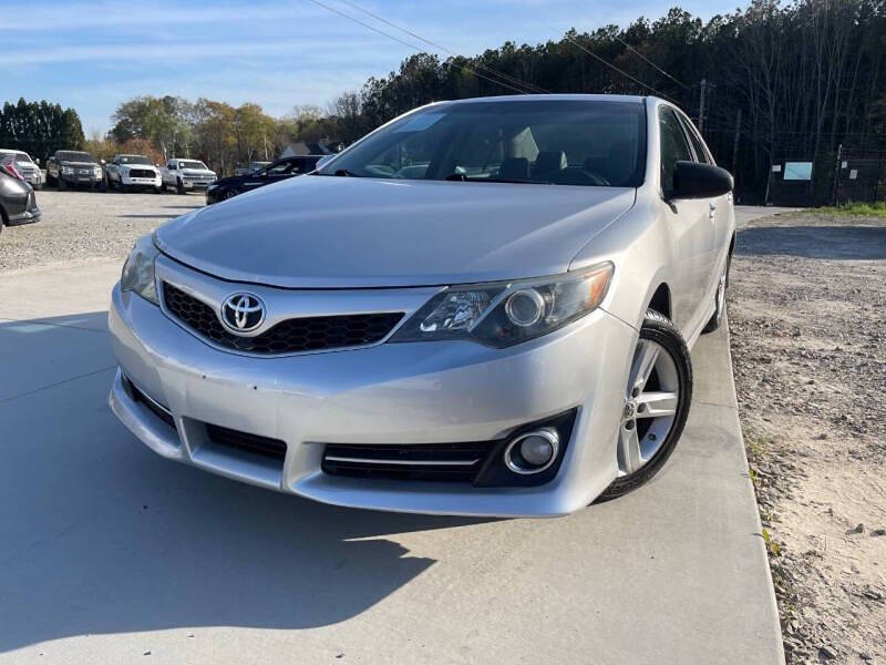 2014 Toyota Camry 2.5 Auto SE's photo