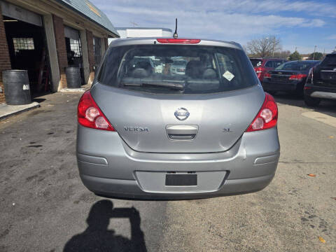 2009 Nissan Versa 1.8 SL
