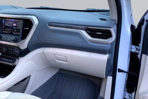 2023 GMC Acadia Denali
