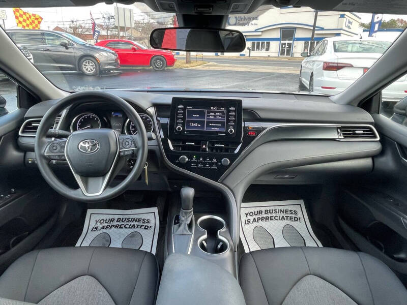 2021 Toyota Camry LE photo 15