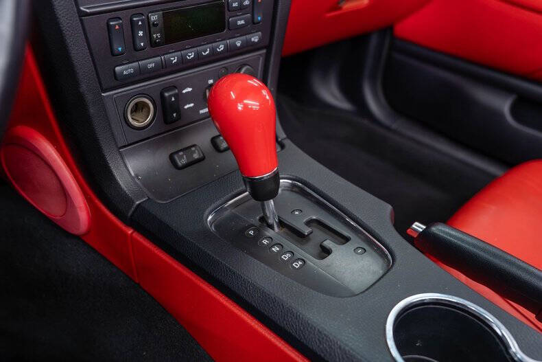 2003 Ford Thunderbird