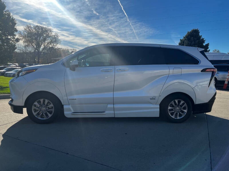2021 Toyota Sienna XLE 7-Passenger