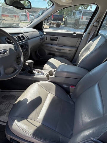 2003 Ford Taurus SES