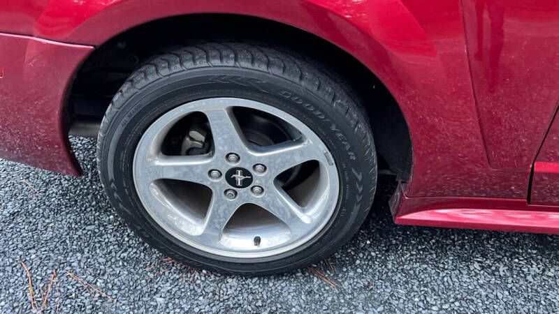 2004 Ford Mustang GT Deluxe