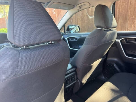 2022 Toyota RAV4 Hybrid LE