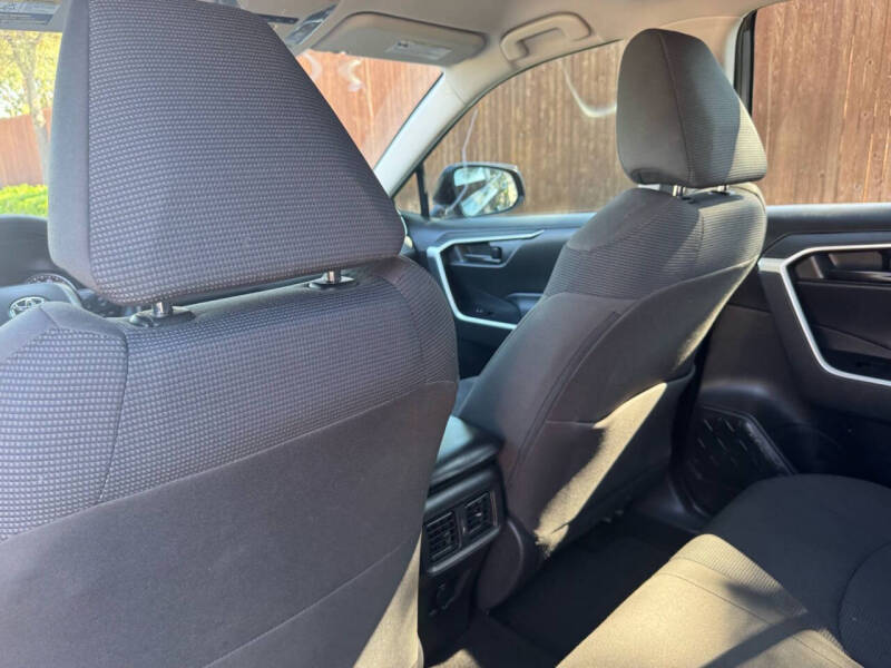 2022 Toyota RAV4 Hybrid LE