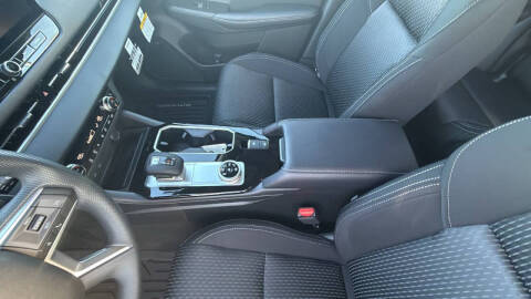 2025 Mitsubishi Outlander ES