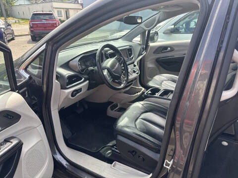 2020 Chrysler Pacifica Touring L