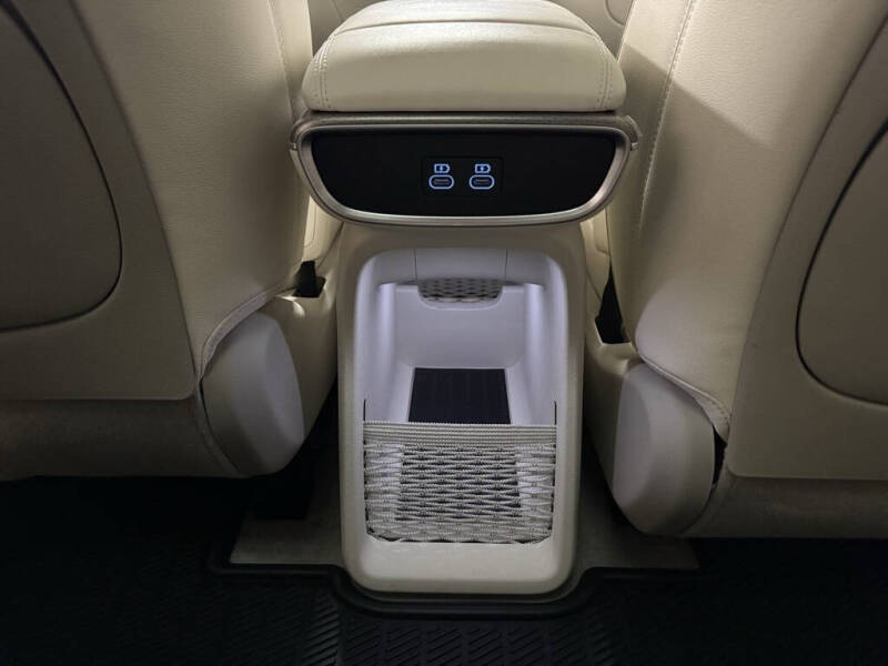 2024 Genesis GV60 Advanced