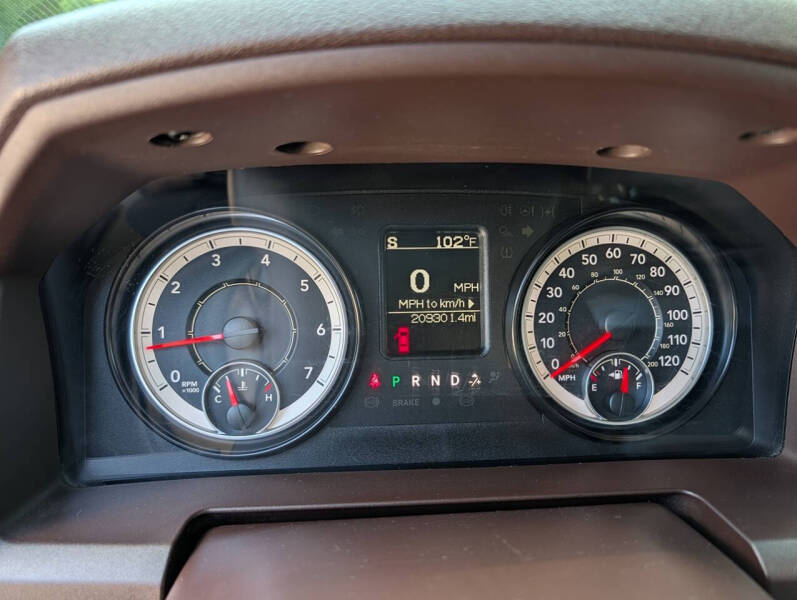 2016 RAM 1500 SLT