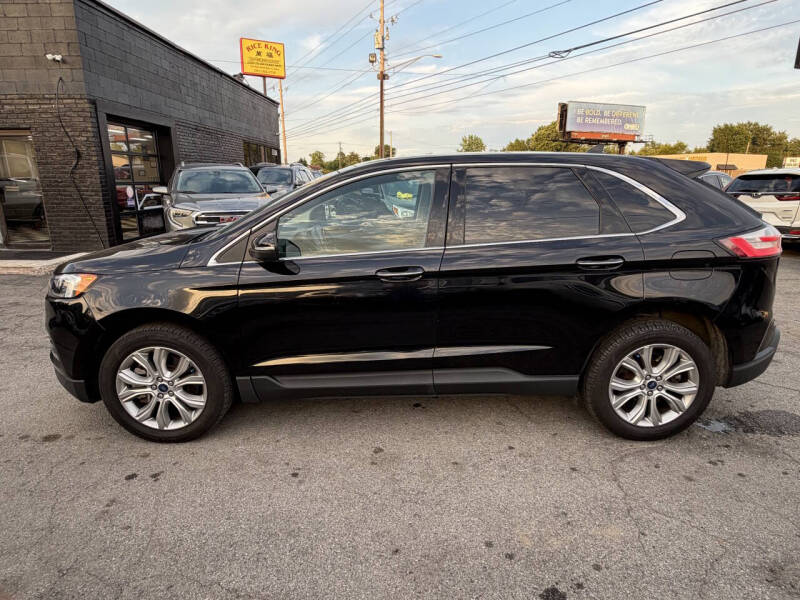 2022 Ford Edge Titanium