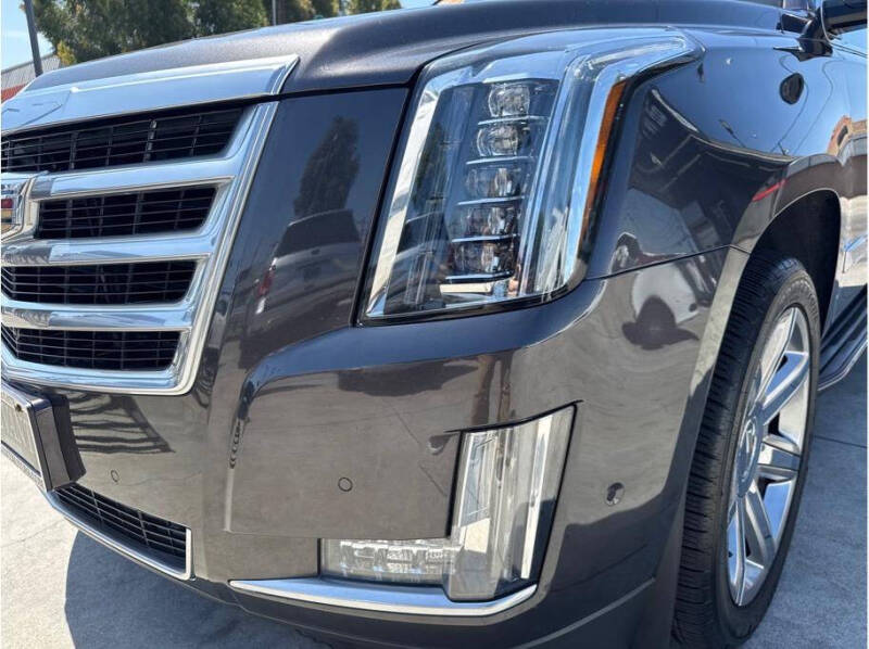 2017 Cadillac Escalade Luxury