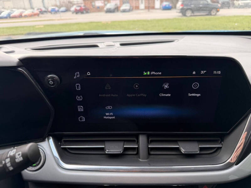 2025 Chevrolet Trax LT