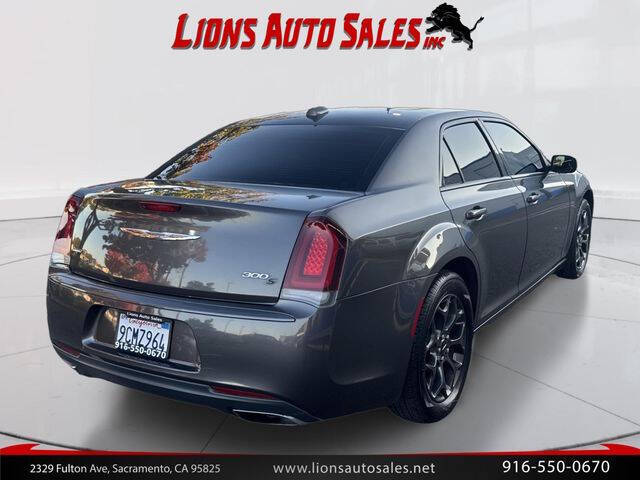 2016 Chrysler 300 S
