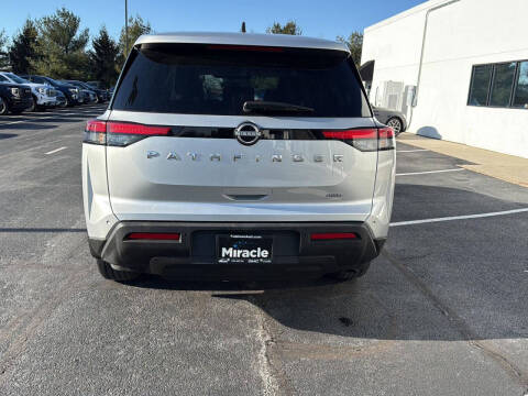 2024 Nissan Pathfinder S