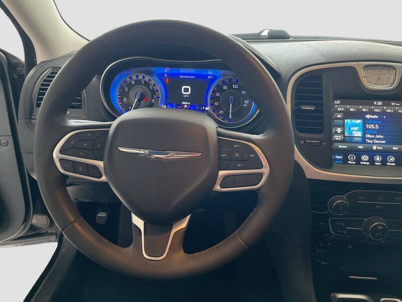 2023 Chrysler 300 Touring