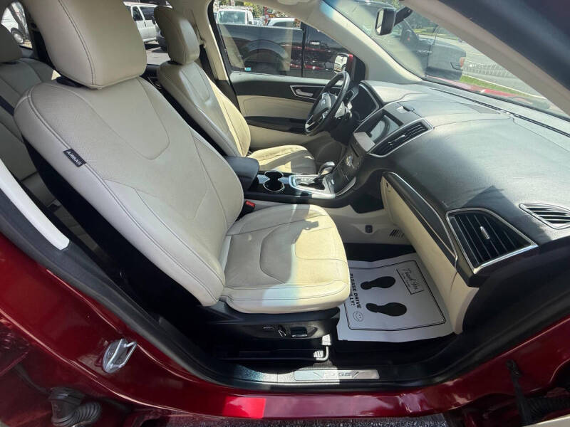 2017 Ford Edge Titanium
