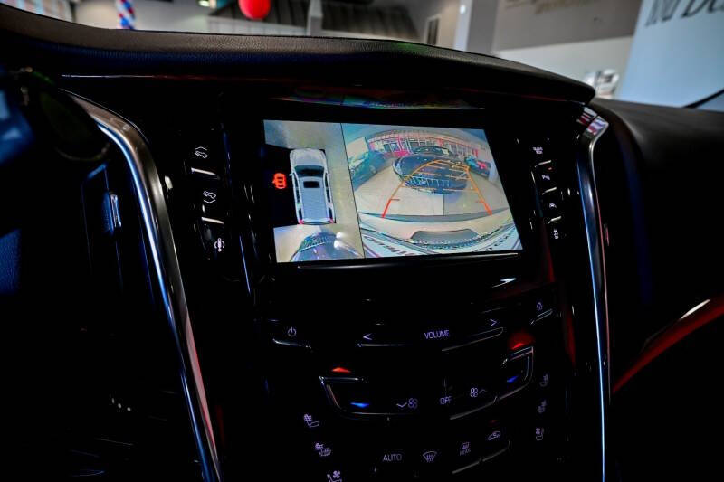 2016 Cadillac Escalade Luxury Collection