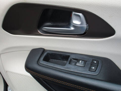 2017 Chrysler Pacifica LX