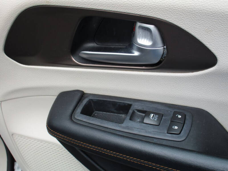 2017 Chrysler Pacifica LX