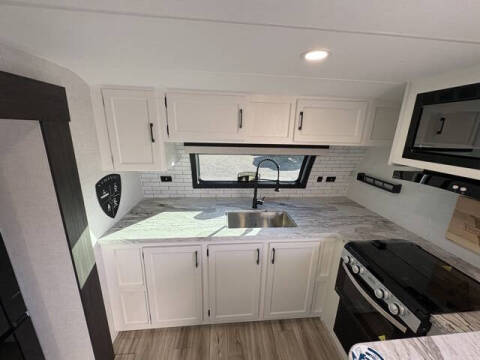 2026 Venture RV Stratus