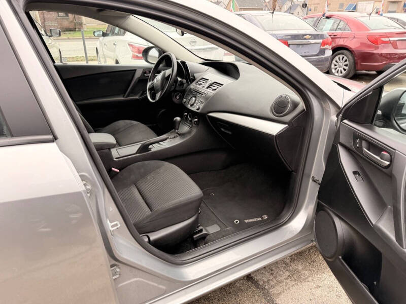 2013 Mazda MAZDA3 i SV