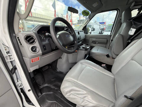 2011 Ford E-Series E-350 SD