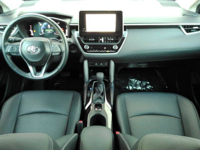 2025 Toyota Corolla Cross XLE