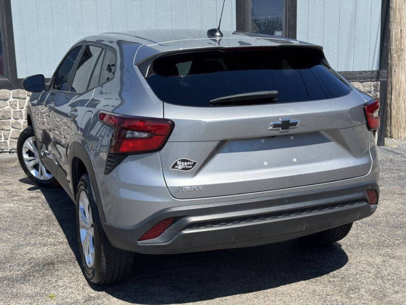 2025 Chevrolet Trax LS