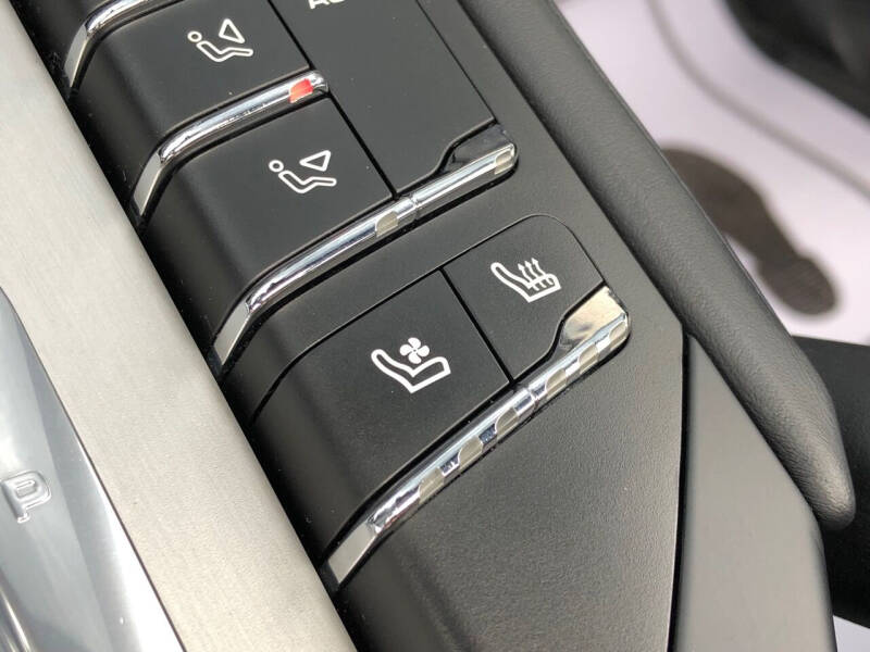 2013 Porsche Cayenne GTS