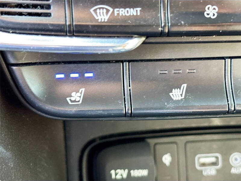 2020 Hyundai Santa Fe Limited 2.0T