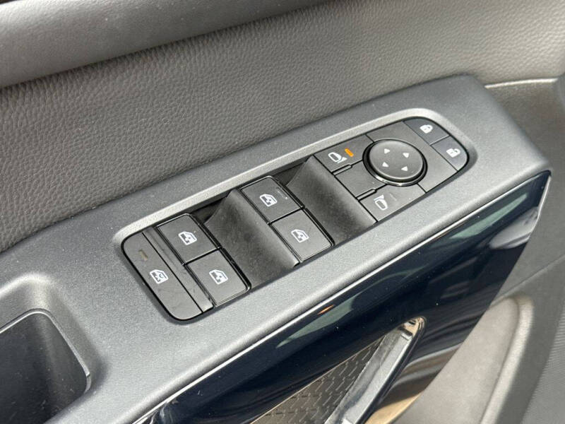 2025 Nissan Pathfinder S