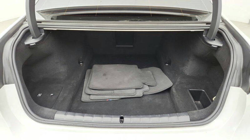 2023 BMW 7 Series 740i