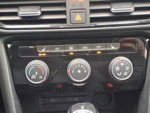 2023 Volkswagen Taos SE 4Motion