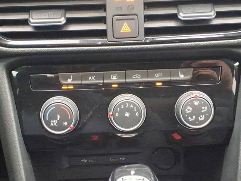 2023 Volkswagen Taos SE 4Motion