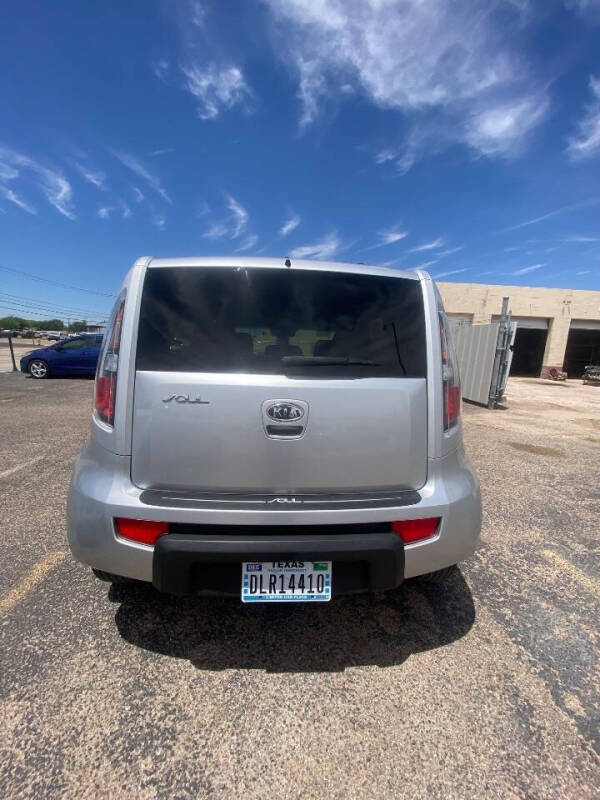 2011 Kia Soul +