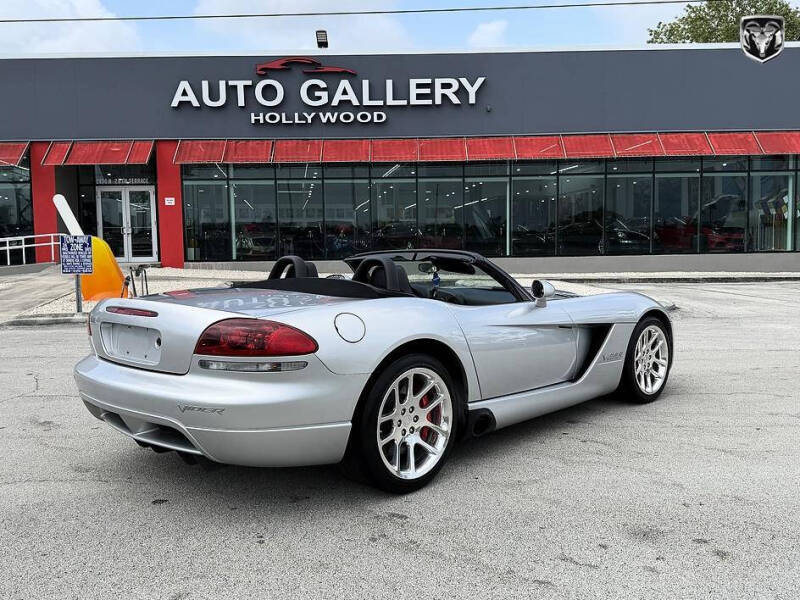 2004 Dodge Viper SRT-10