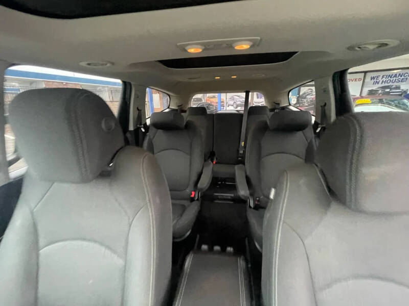 2017 Chevrolet Traverse LT