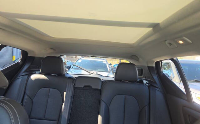 2025 Volvo XC40 B5 Plus Dark Theme